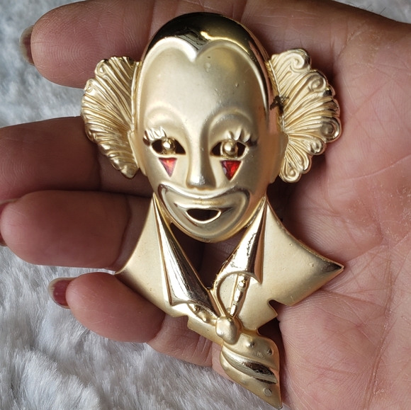 Antique Gold Metal Clown  Brooch. - Picture 4 of 7